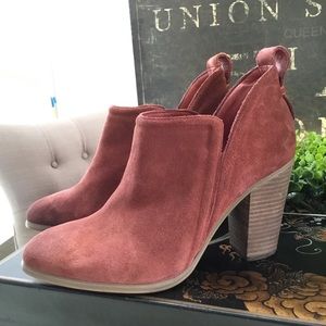 New Vince Camuto Francia suede bootiesz10M